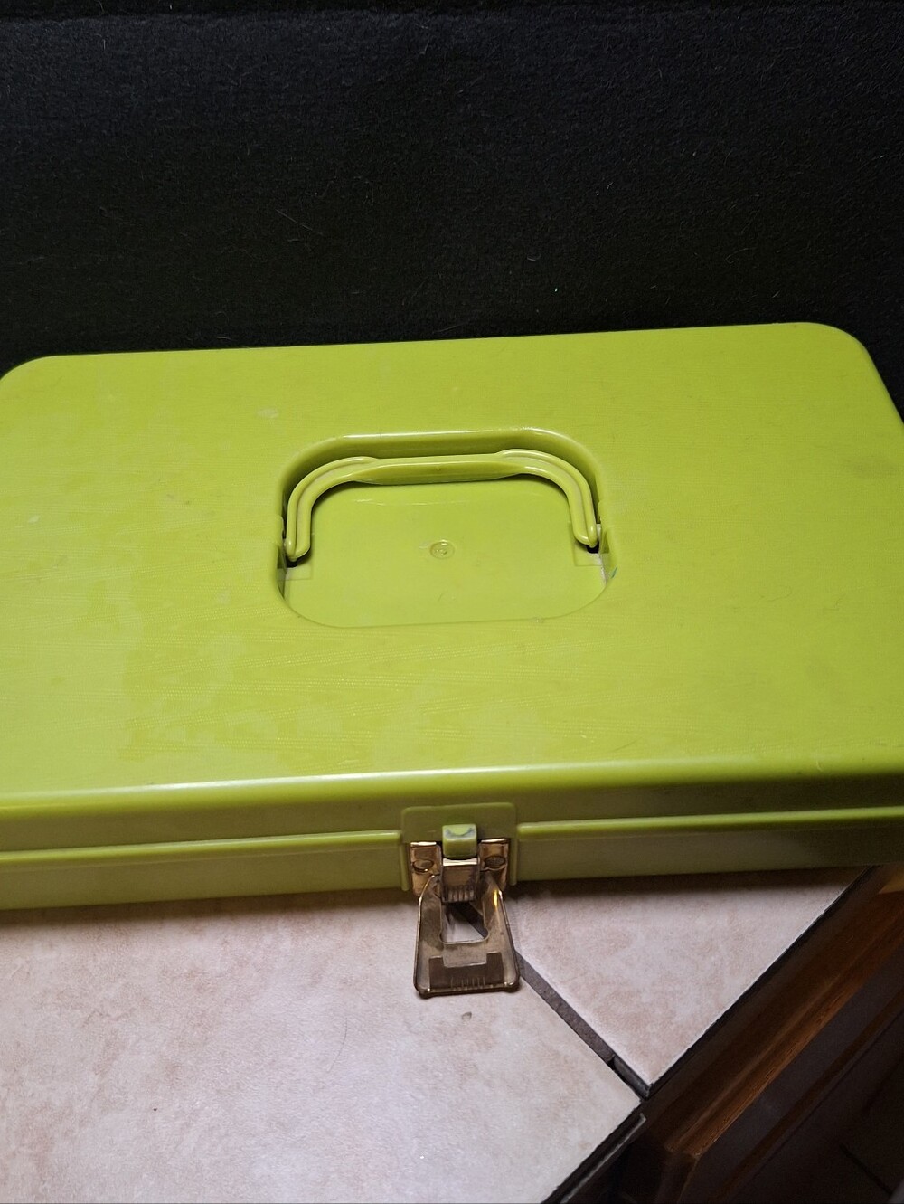 VTG Wilson Wil-Hold Sewing Box Thread/Bobbin Holders Avocado Green 13” X 8”x 2.5